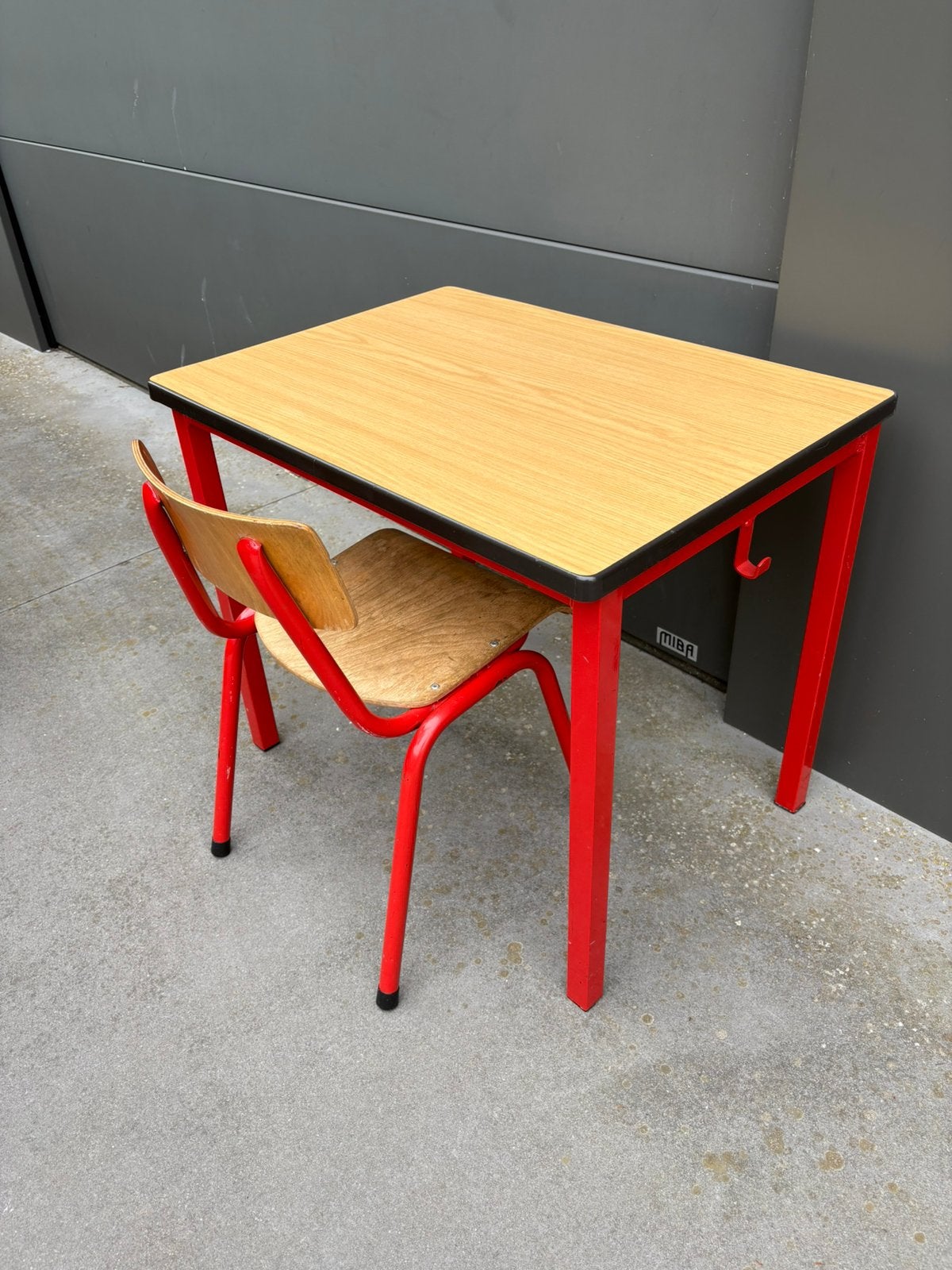 Mooie kleine tafel met stoel voor kinderen, Ophalen