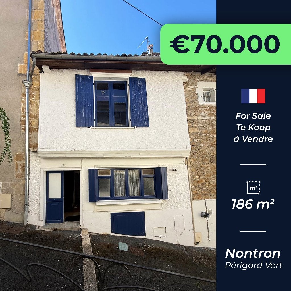 Stadshuis 186 m² in Nontron, Périgord Vert, Dordogne, Nontron, Dorp, Frankrijk, 186 m²