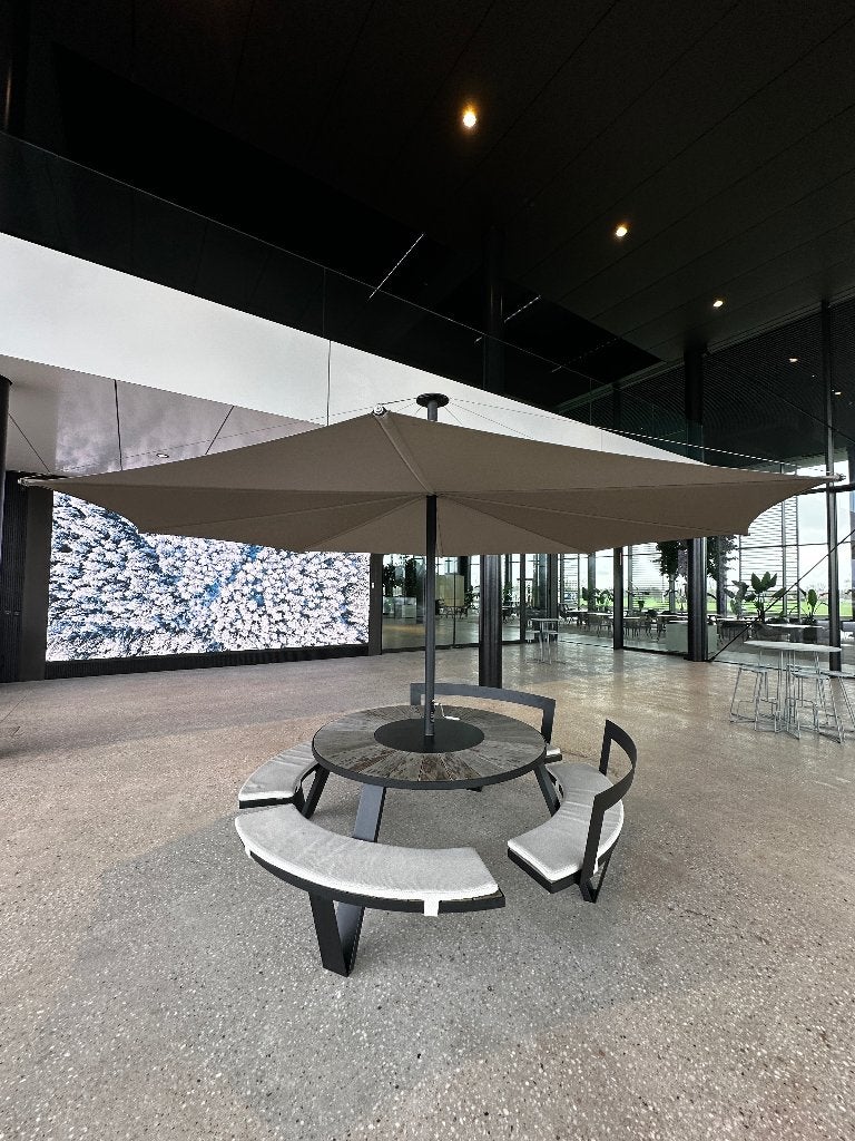 Extremis Pantagruel 2x leuning kussens + Inumbra parasol 400, Ophalen, Zo goed als nieuw, Rond, Aluminium