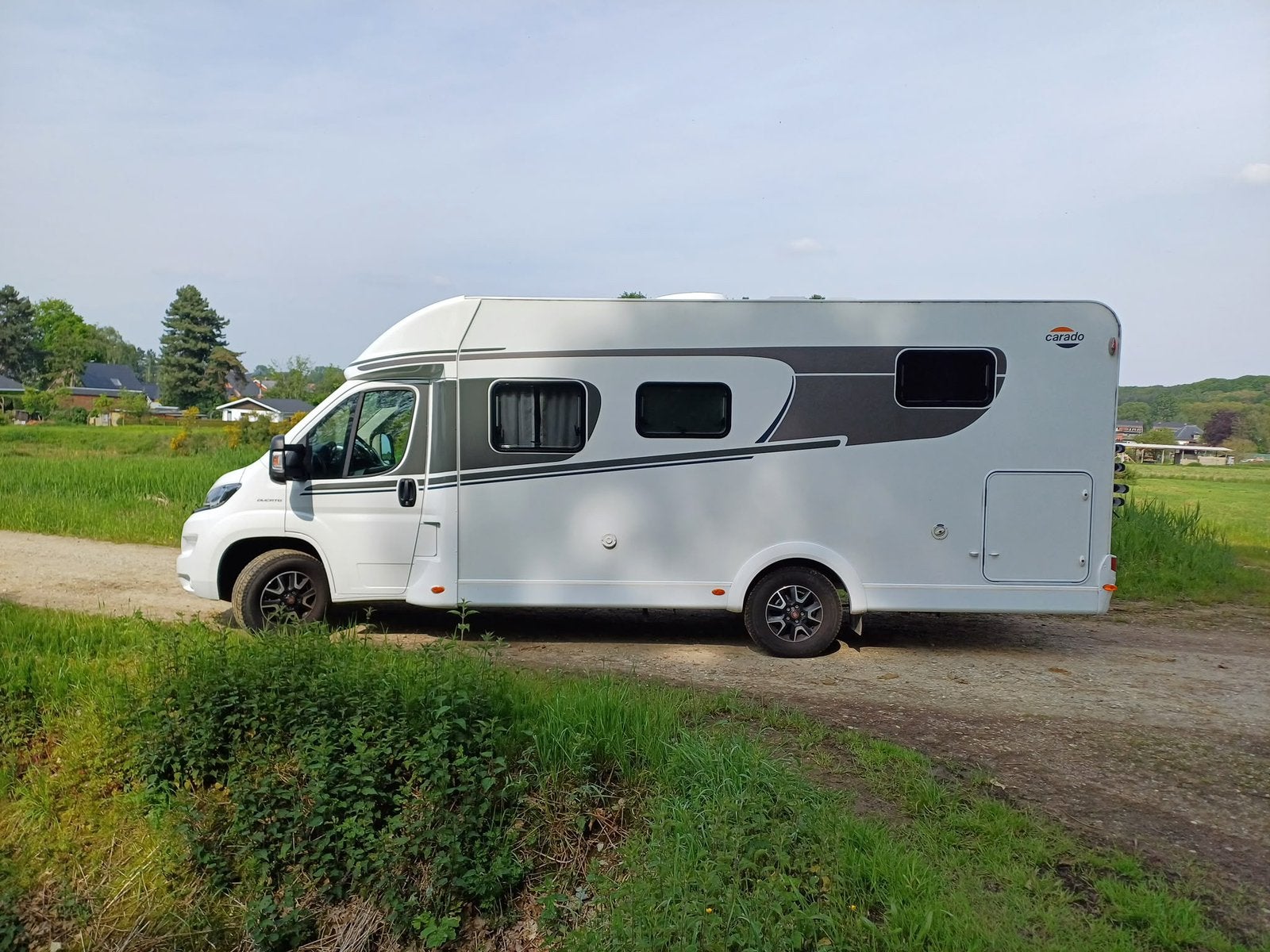 Carado t447 by hymer 2021, Caravans en Kamperen, Fietsendrager, Carado, Boiler, Bedrijf