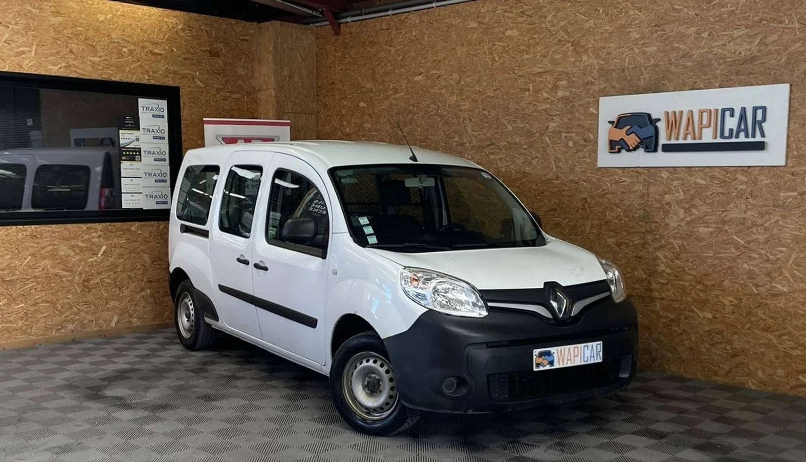 Renault Kangoo Maxi 1.5 dCi eur6 utilitaire * TVA récupéra, Auto's, Bestelwagens en Lichte vracht, 118 g/km, Stof, Gebruikt, 4 cilinders