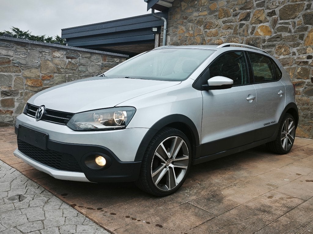 VW Polo Cross 12/2013 1.6 tdi, Auto's, Volkswagen, Voorwielaandrijving, Euro 5, Stof, Zwart