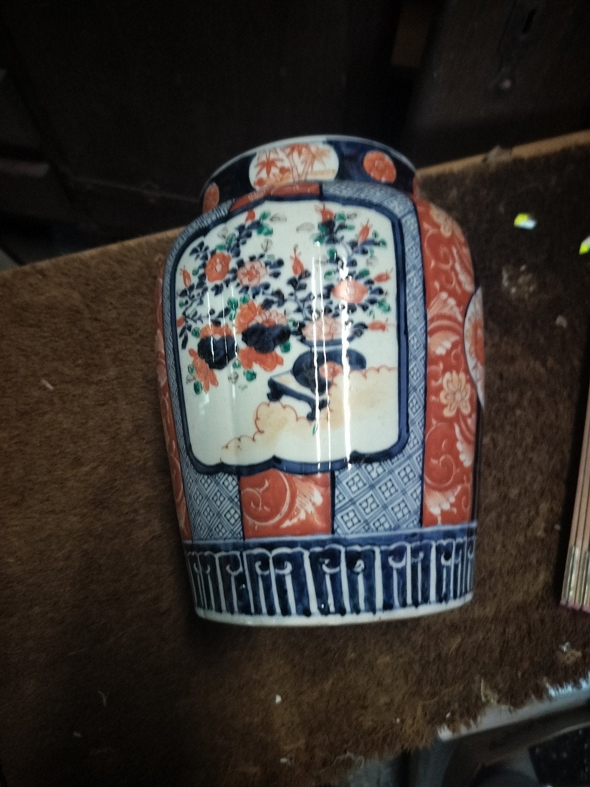 Japanse Imari vaas, Ophalen