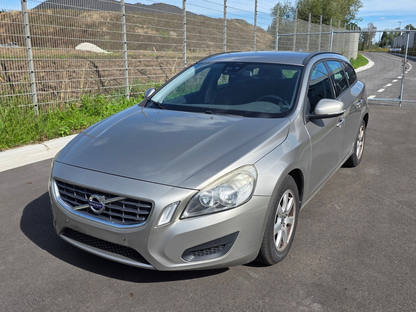Volvo V60 2011 Export, Autos, Achat, Entreprise, https://public.car-pass.be/vhr/7bd0ba95-ddd1-4dde-a61d-d047f7445abd, V60