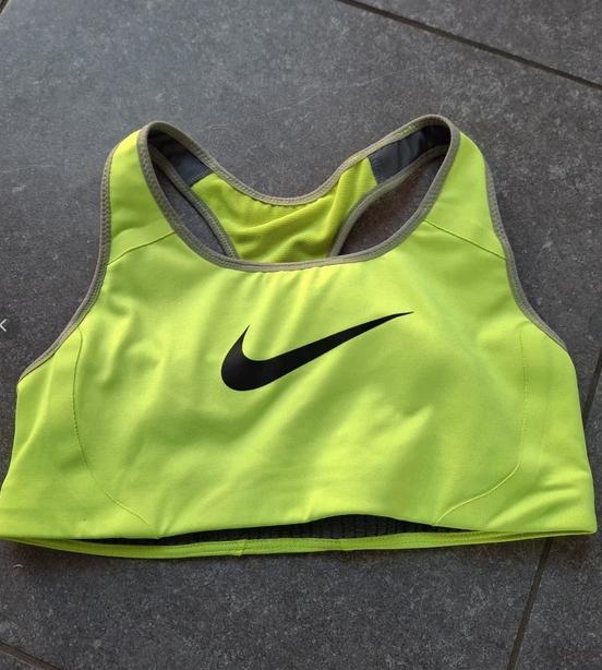 Sport top Nike maat S, Kleding | Dames, Sportkleding, Geel, Nike, Ophalen of Verzenden, Zo goed als nieuw