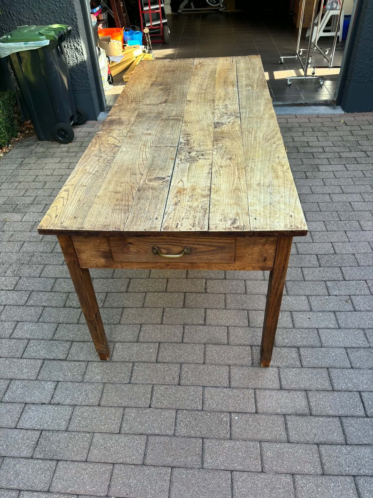 Table en bois au look campagnard rustique - avec tiroir, Jardin & Terrasse, Enlèvement, Utilisé