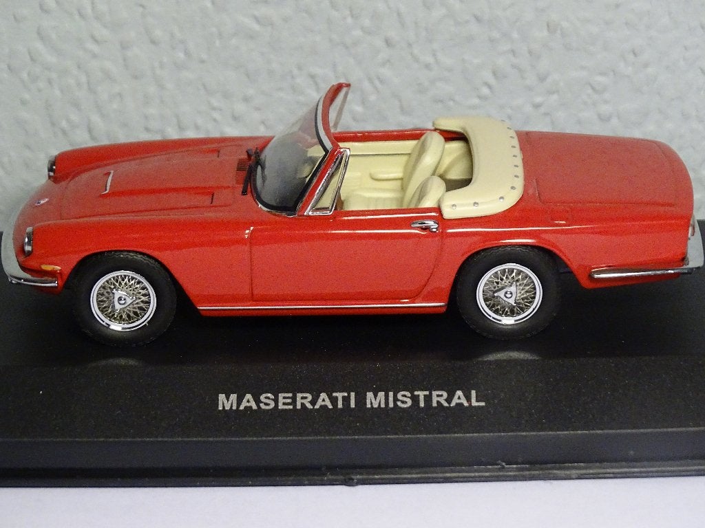 IXO models 1:43: Maserati Mistral, Hobby en Vrije tijd, Modelauto's | 1:43, Ophalen of Verzenden, Zo goed als nieuw, Auto, Overige merken