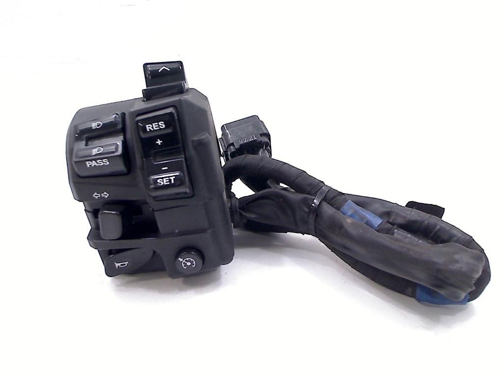 COMMUTATEUR GAUCHE Yamaha Niken GT 2021- (MXT850D), Dhr. S. di Majo, Utilisé, Info@cama-motorparts.nl, P.J. Troelstraweg 8 8
3144 CX  MAASSLUIS, NL