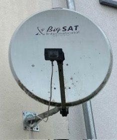 Antenne parabolique avec support mural compris, Audio, Tv en Foto, Ophalen, Gebruikt, (Schotel)antenne