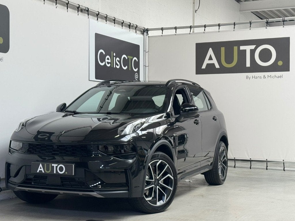 Lynk&Co 01 PHEV 1.5T PHEV Core, Dealer onderhouden, 4 cilinders, Parkeerassistent, Zwart