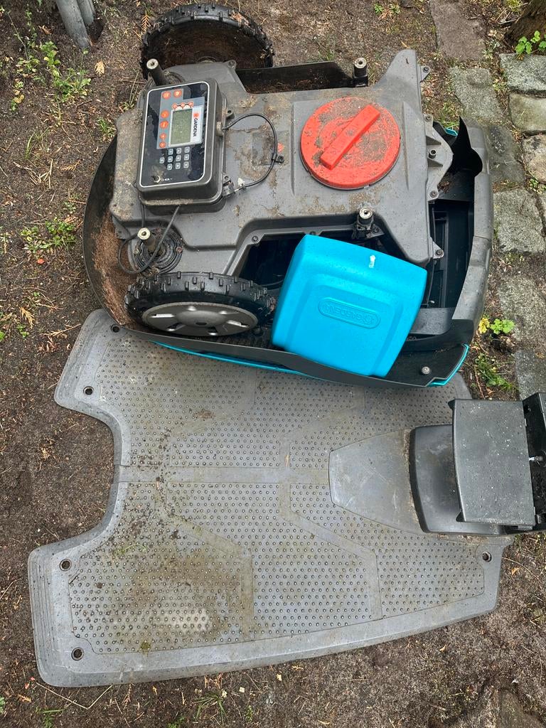Grasrobot Gardena voor ondedelen, Tuin en Terras, Ophalen, Zo goed als nieuw
