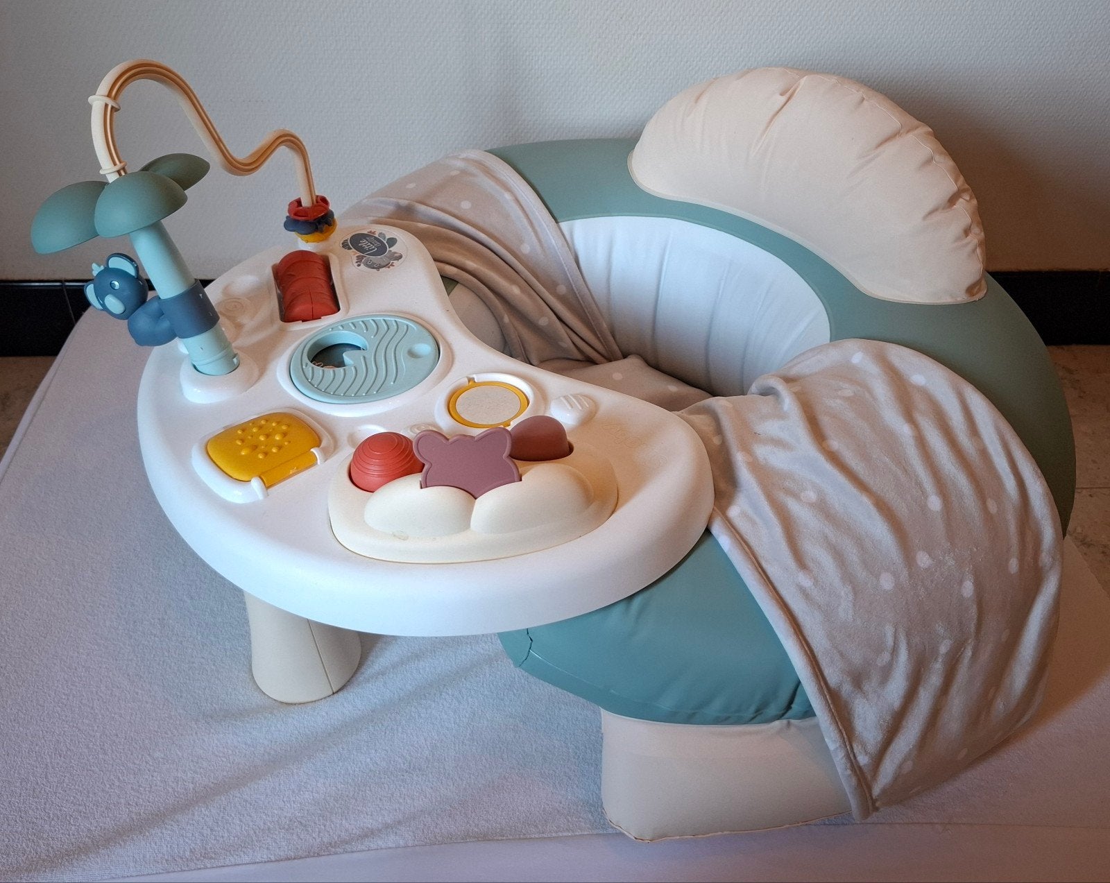 Smoby babyzitje met speeltafel, Ophalen, Zo goed als nieuw