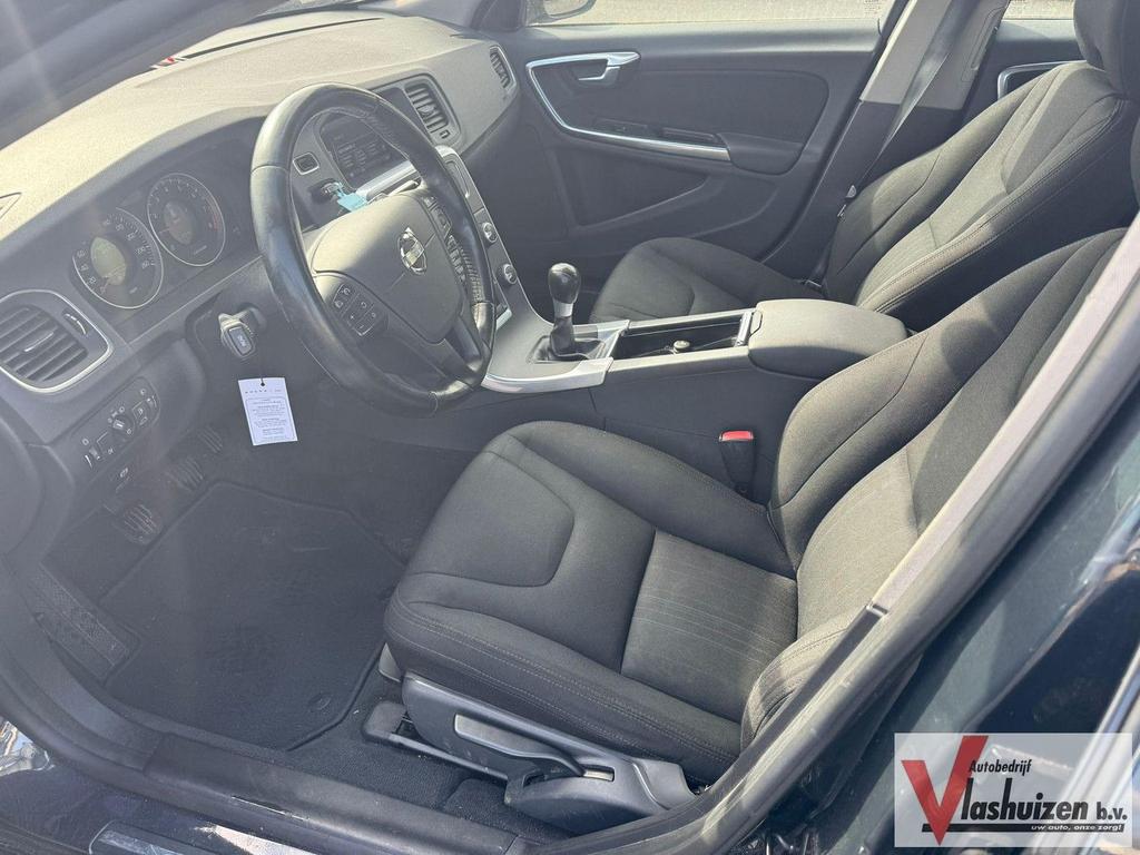 Volvo V60 1.6 T3 Kinetic | Climate | Cruise | Navi |, Argent ou Gris, Achat, Entreprise, Boîte manuelle