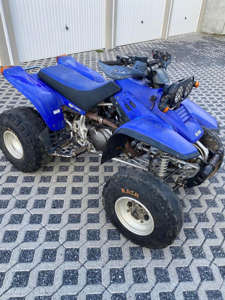 Quad yamaha met werk, Motoren