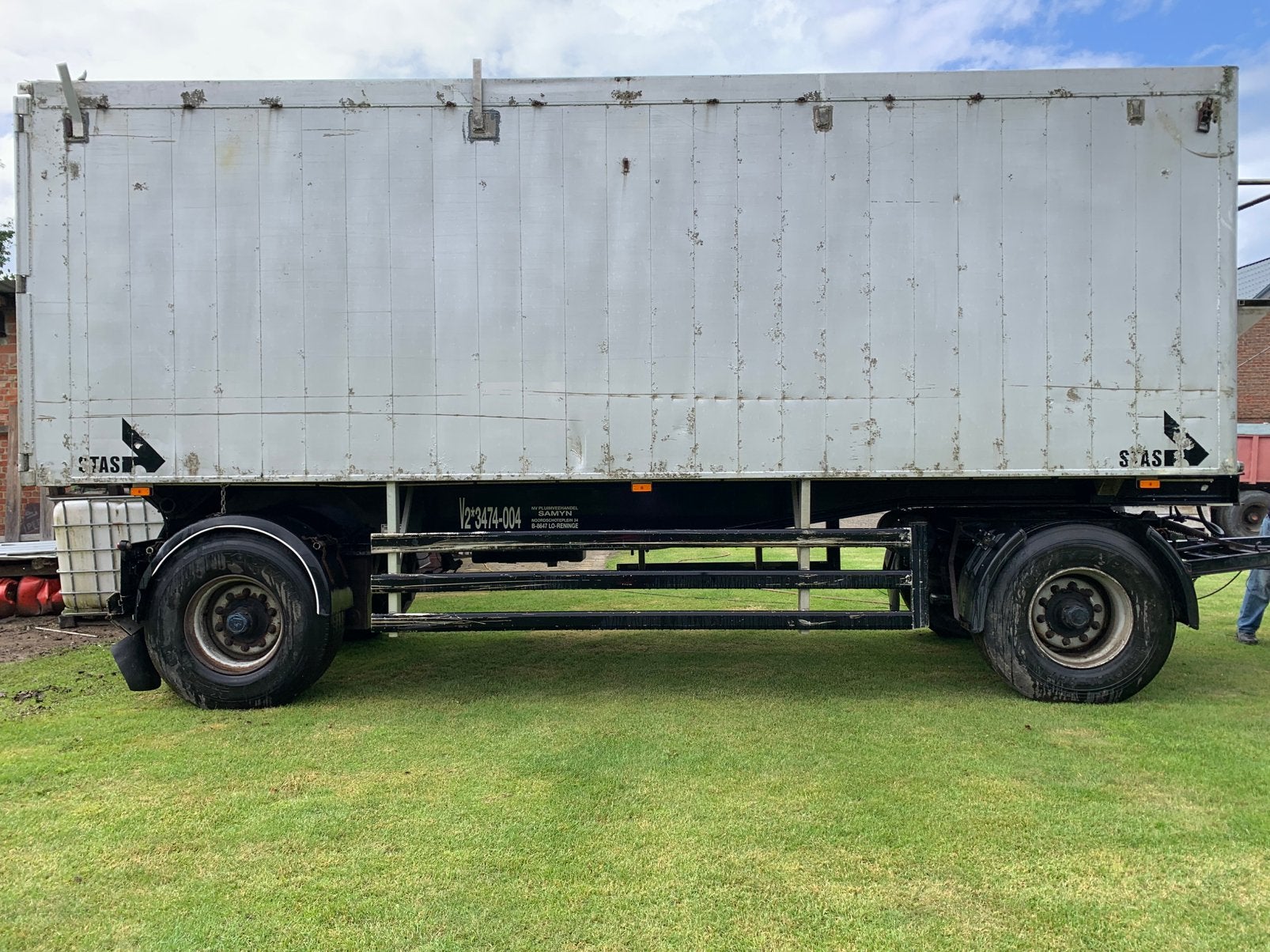 VIERWIELWAGEN: ALUMINIUM, Toeg.gew 16 Ton , 26 m3,, Enlèvement