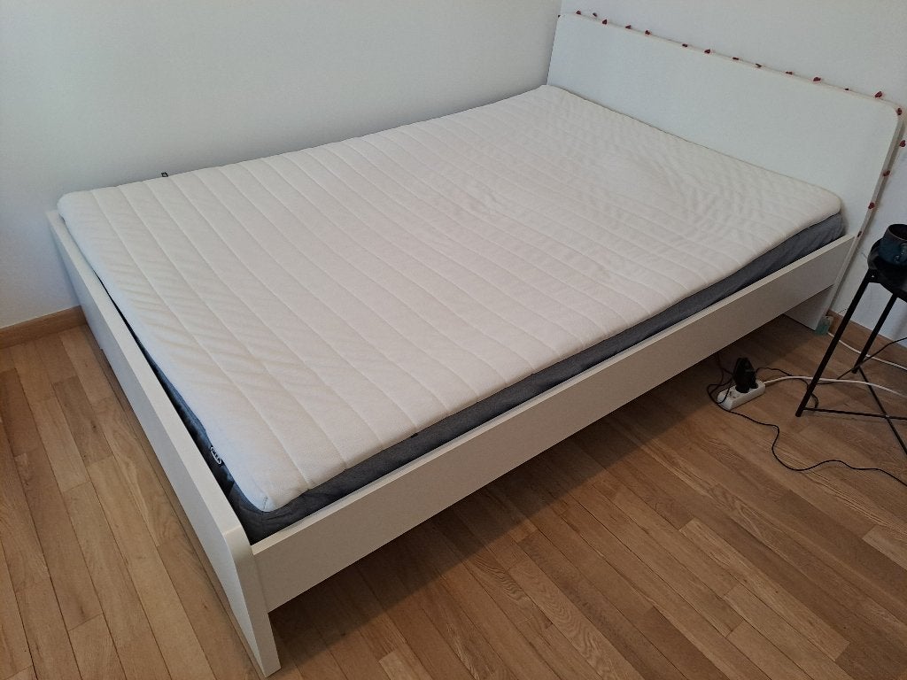 Lit avec matelas et surmatelas, Simple et moderne, 140 cm, Enlèvement, Utilisé