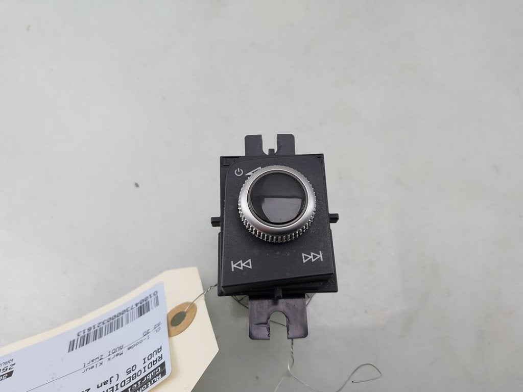 PANNEAU DE COMMANDE RADIO Audi Q5 (FYB / FYG) (|80B919616|), Auto-Union-Straße  1,
85057  Ingolstadt, DE, Info@audi.de, Audi, Utilisé