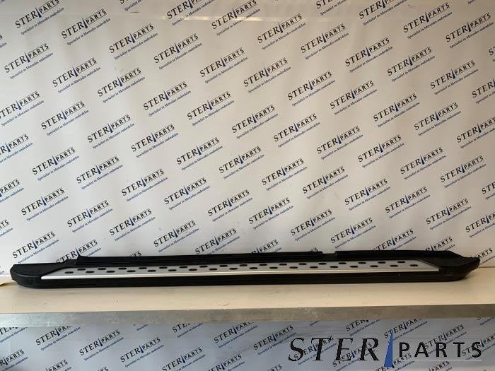 Treeplank links van een Mercedes GLK-Klasse, Gebruikt, -, Ophalen of Verzenden, -