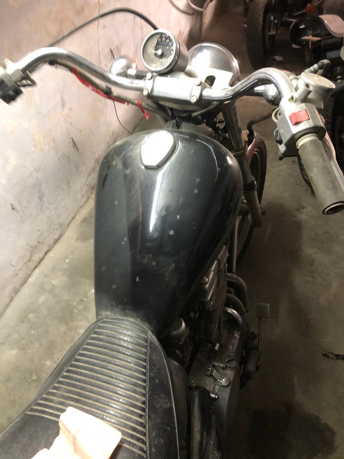 Kawasaki en 500 met werk aan, Motos, Tourisme
