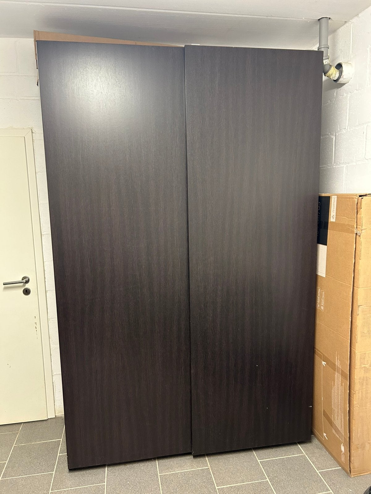 Armoire de rangement gris foncé à portes coulissantes, Avec tiroir(s), 150 à 200 cm, Comme neuf, Enlèvement