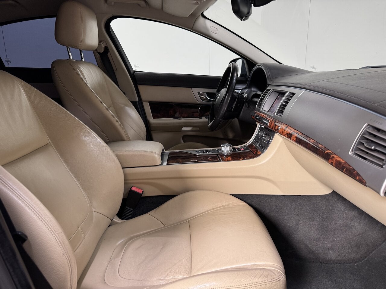 Jaguar XF 2.2d Autom. - Airco - GPS - Export!, Auto's, Jaguar, Beige, 4 cilinders, Particulier, 2179 cc