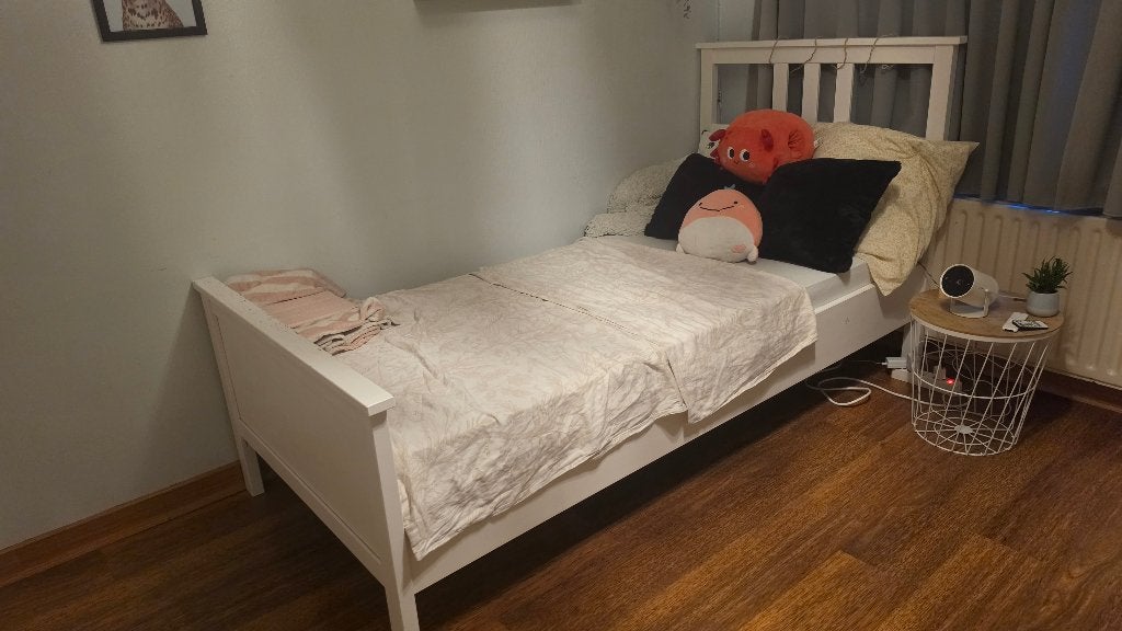 IKEA Hemnes 1 persoonsbed. compleet met matras & lattenbodem, Huis en Inrichting, Slaapkamer | Bedden, Ophalen, Gebruikt, 90 cm