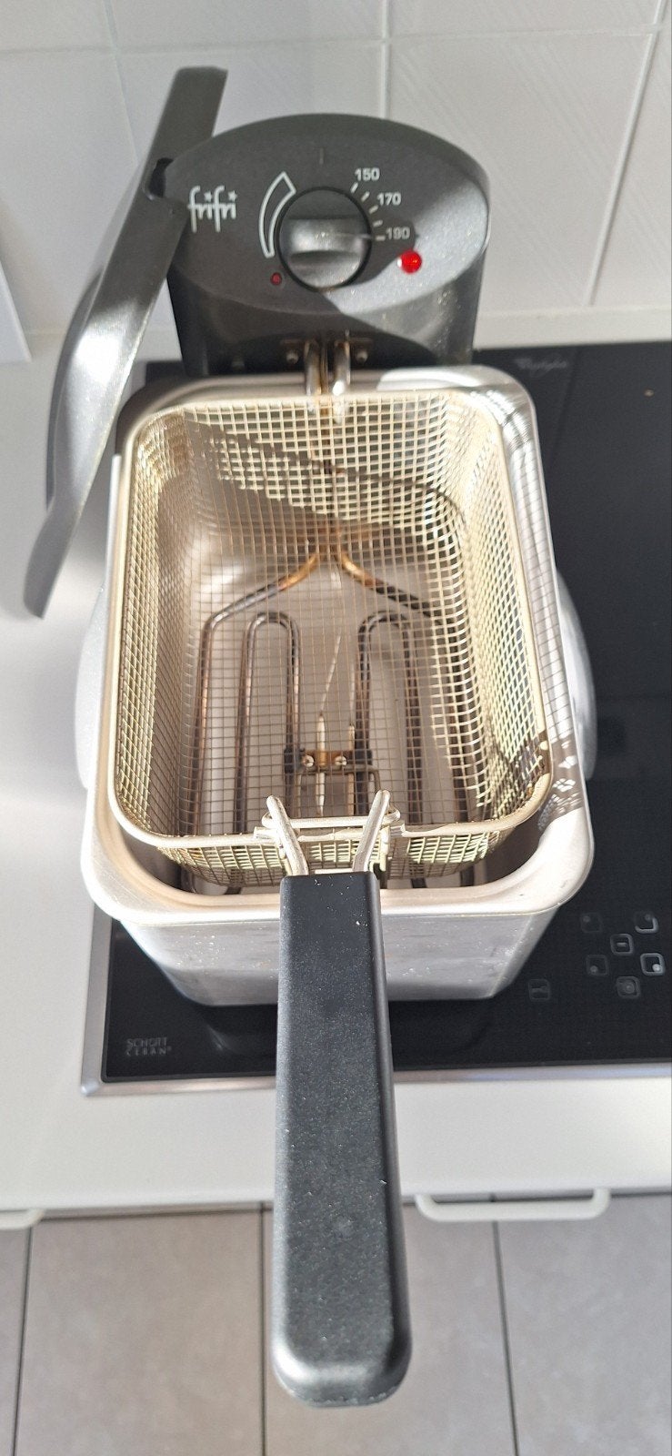 Friteuse FriFri - Inox
Eenvoudig te reinigen en te geb, Elektronische apparatuur, Frituurpannen, Ophalen, Gebruikt, Uitneembare binnenpan