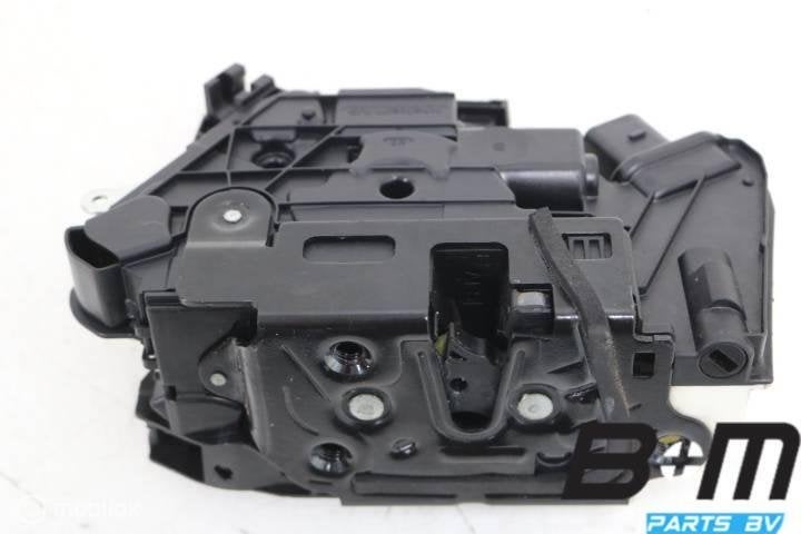 Portierslot rechtsvoor VW Passat CC 5N1837016C, Gebruikt