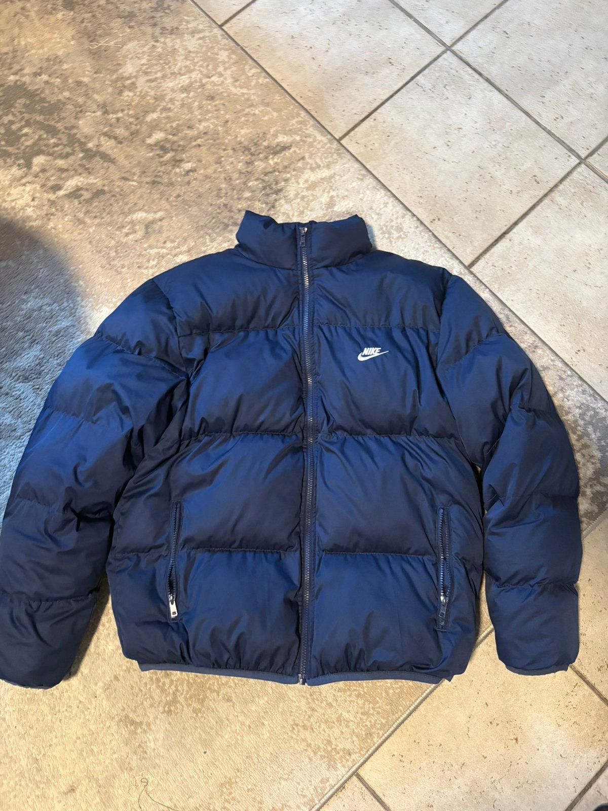Nike puffer jacket donkerblauw, Vêtements | Hommes, Enlèvement ou Envoi, Comme neuf