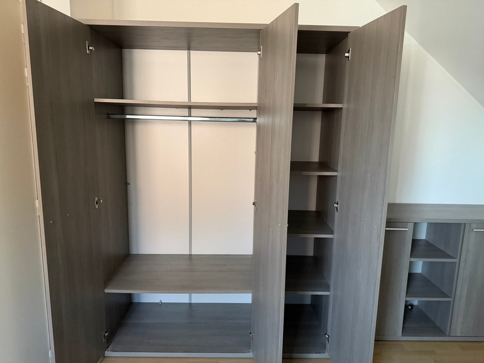 Volledige jeugdkamer (met babybed), Ophalen, Zo goed als nieuw