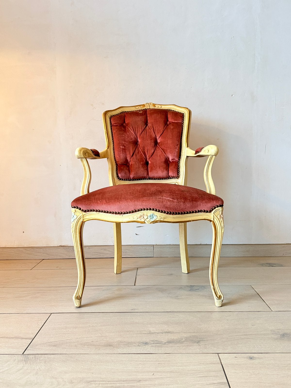 Fauteuil ancien, Enlèvement