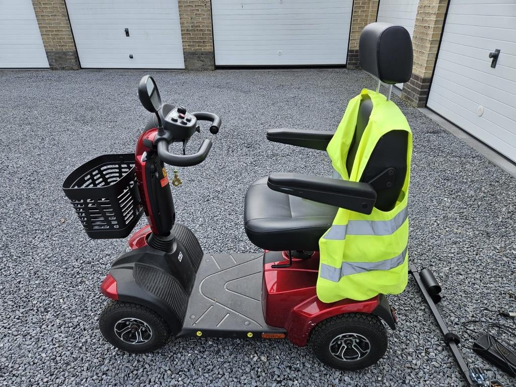 Scootmobiel rood, Enlèvement
