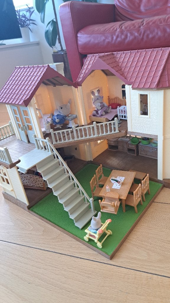 Familles sylvaniennes - Grande maison, Enlèvement, Comme neuf