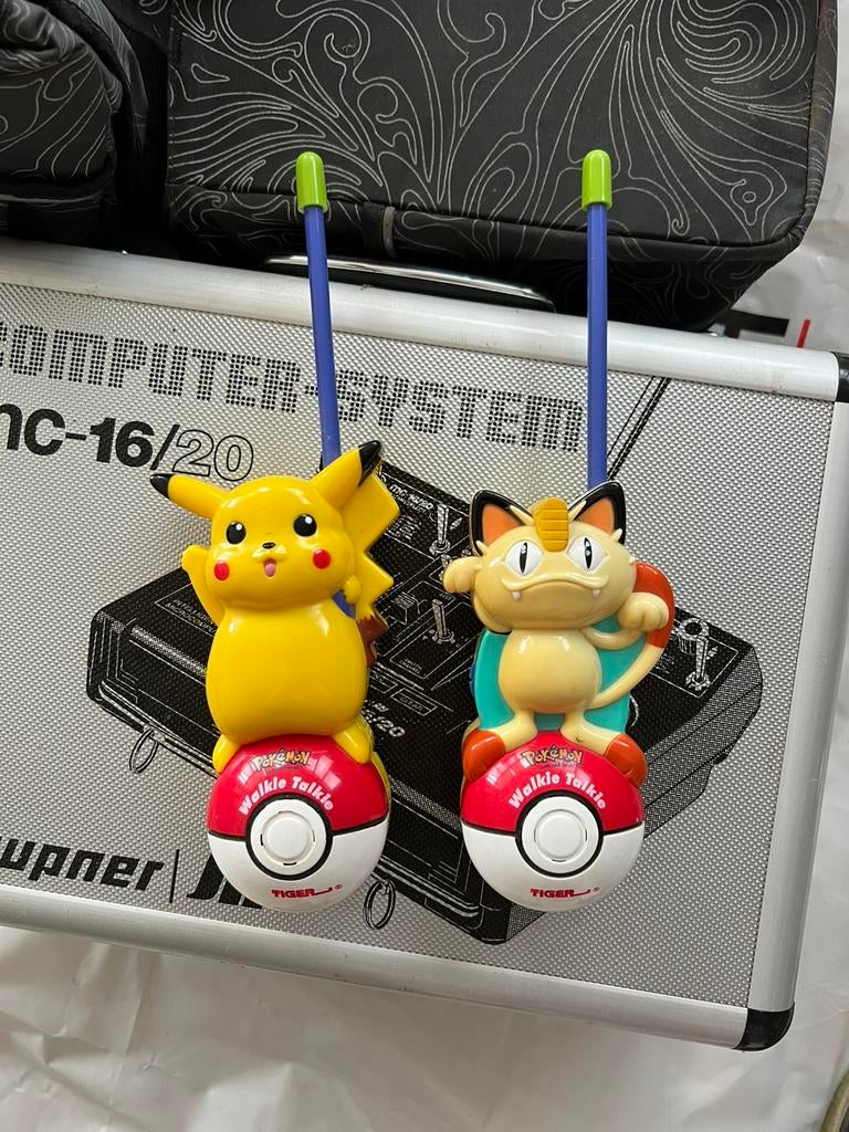 Pokemon Walkie Talkies, Hobby en Vrije tijd, Verzamelkaartspellen | Pokémon, Ophalen, Zo goed als nieuw