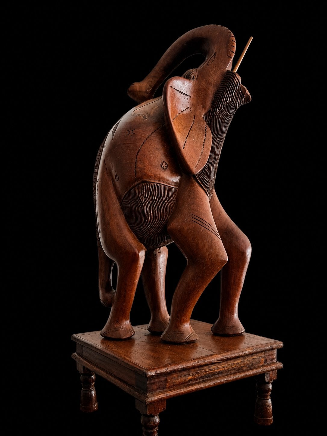 Prachtige handgesneden Afrikaanse olifant, Ophalen