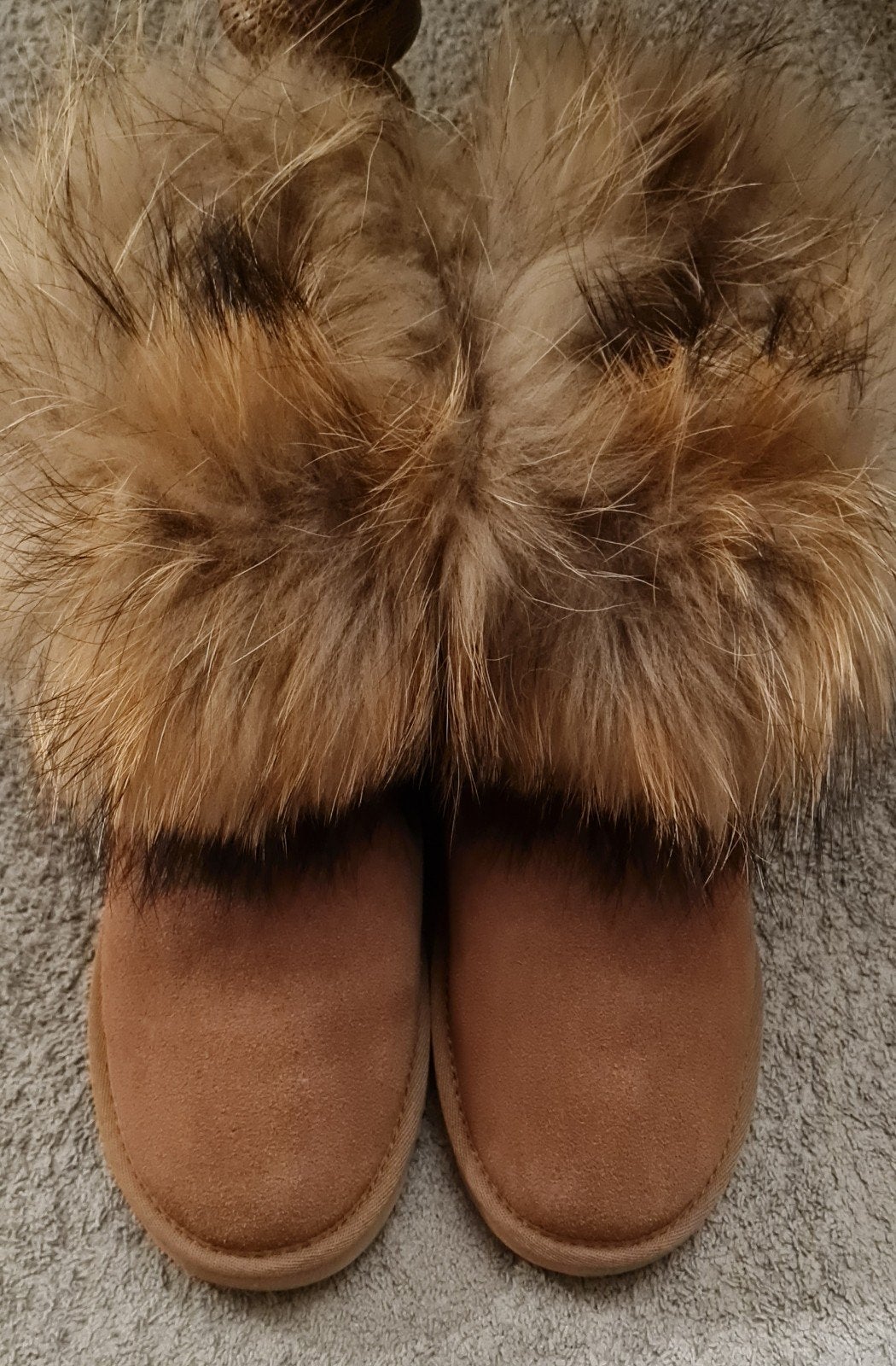Bottines style Hugg avec fourrure  taille 40, Vêtements | Femmes, Enlèvement