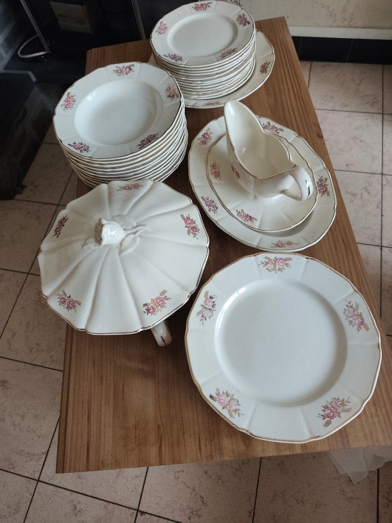 Service de table ancien Boch Frères La Louvière – Décor rose, Enlèvement
