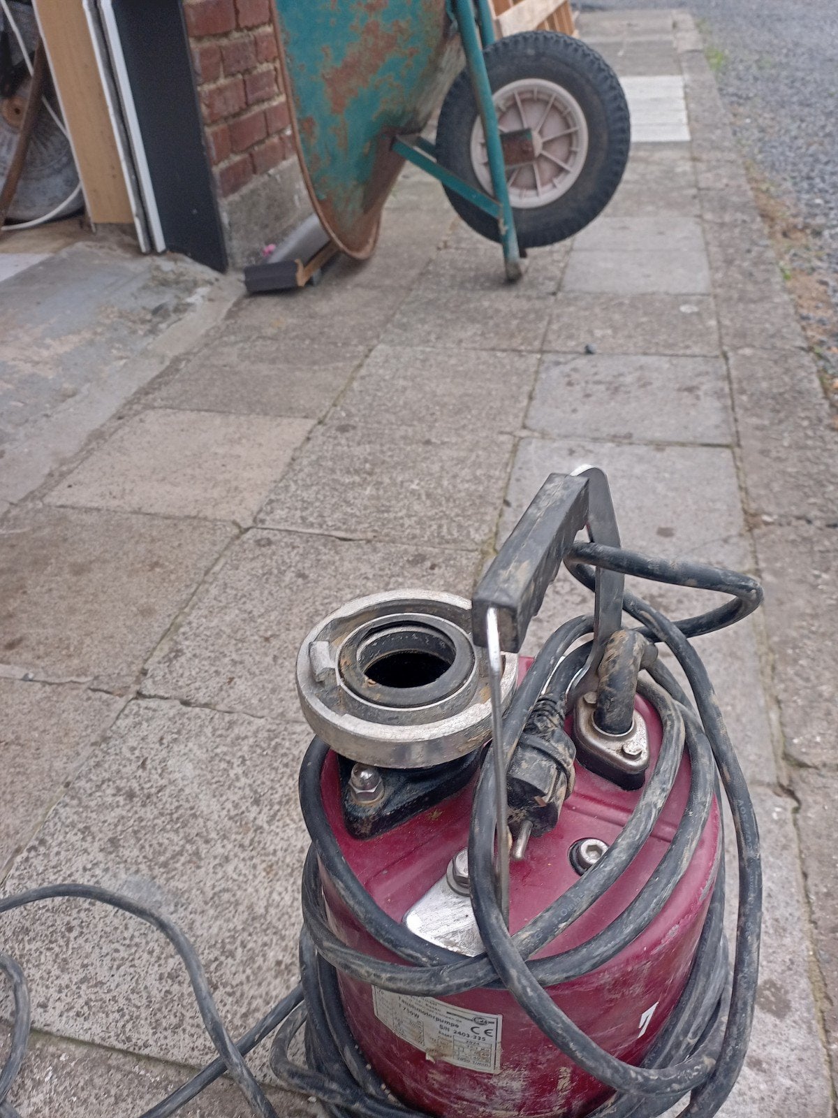 vuilwaterpomp zware model 220 volt, Enlèvement