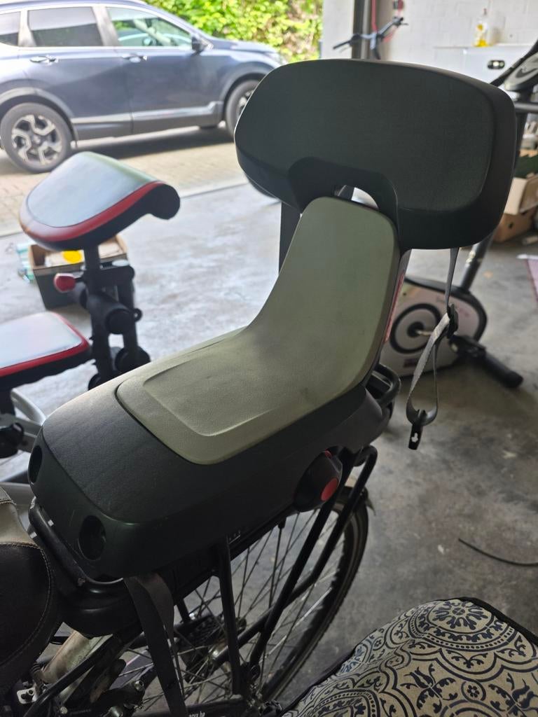 8j Junior fietstoel achterzitje

drager bevestiging, Fietsen en Brommers, Fietsaccessoires | Fietsstoeltjes, Ophalen, Achterzitje