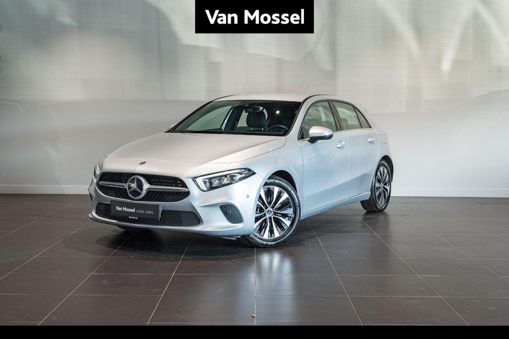Mercedes-Benz A-Klasse A 250 e Business Line (automatique), Autos, Mercedes-Benz, Achat, 16 kWh, Noir, 5 portes