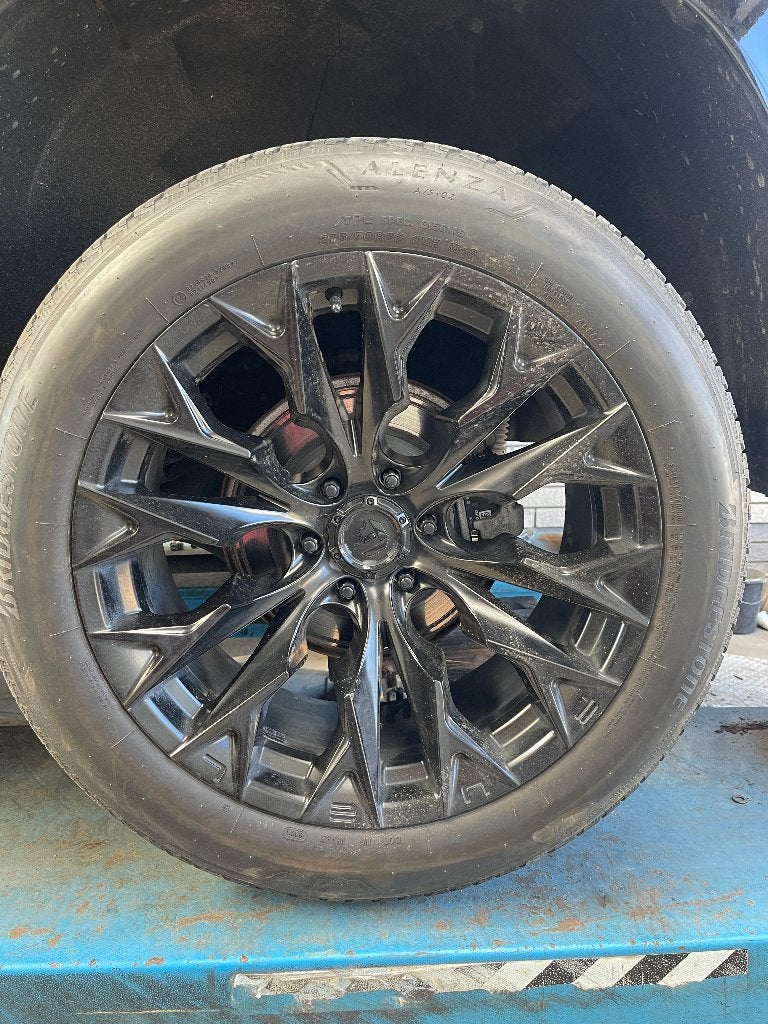 4 Fuel 22 inch lichtmetalen velgen met Bridgestone banden, Auto-onderdelen, Ophalen, Gebruikt, Overige maten, All Season
