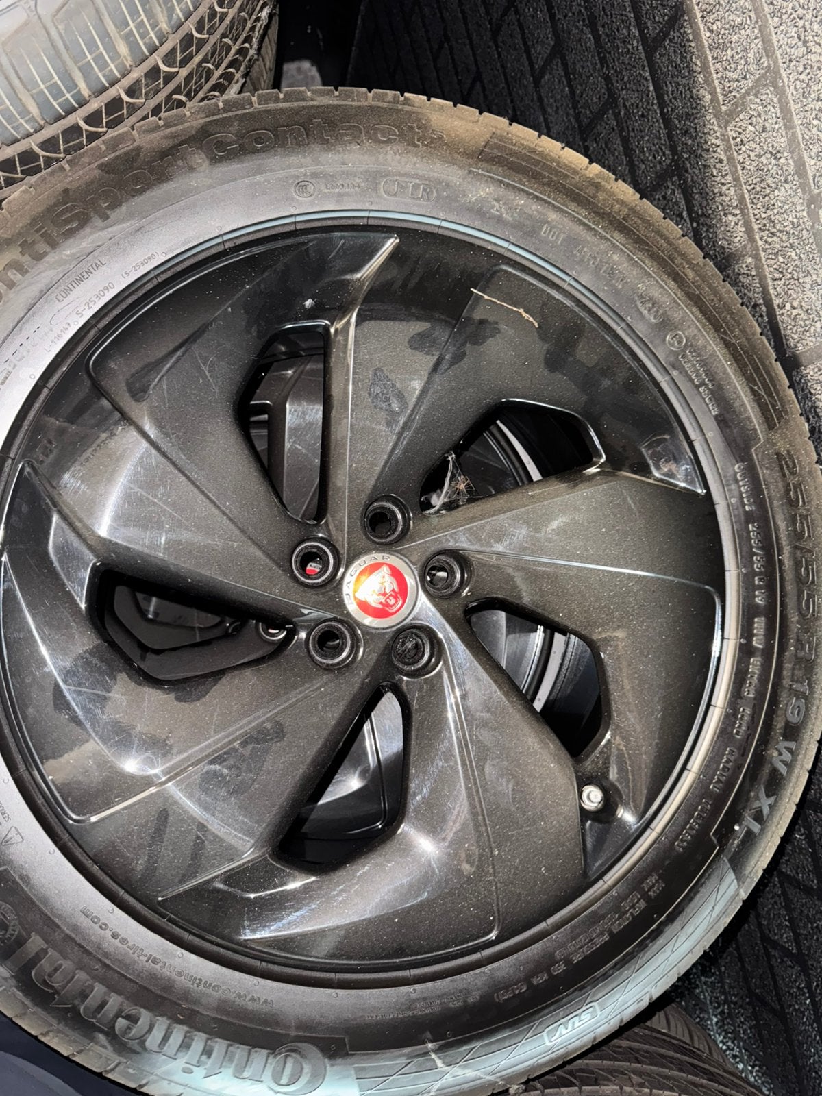 Jaguar 19 inch velgen met Continental banden, Auto's, Particulier, Te koop
