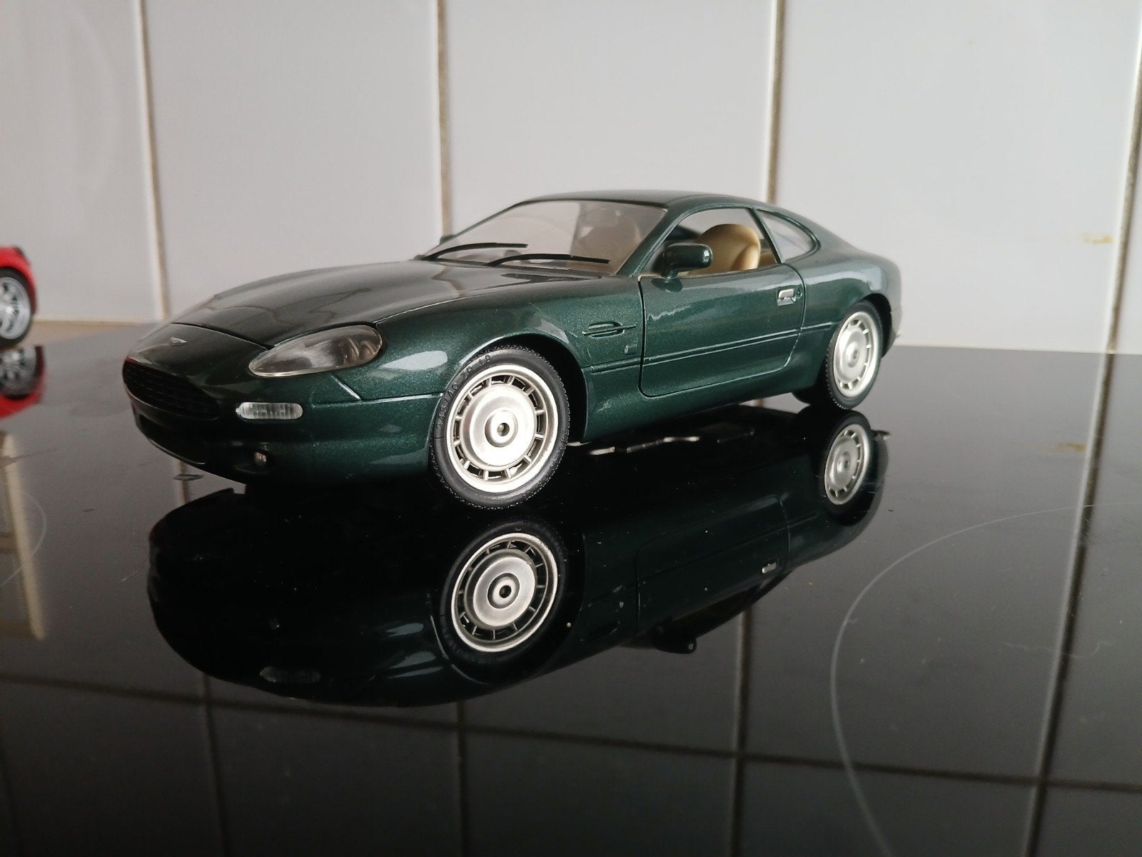 Aston Martin DB7, Hobby & Loisirs créatifs, Voitures miniatures | 1:18, Enlèvement ou Envoi, Comme neuf, Voiture, Autres marques