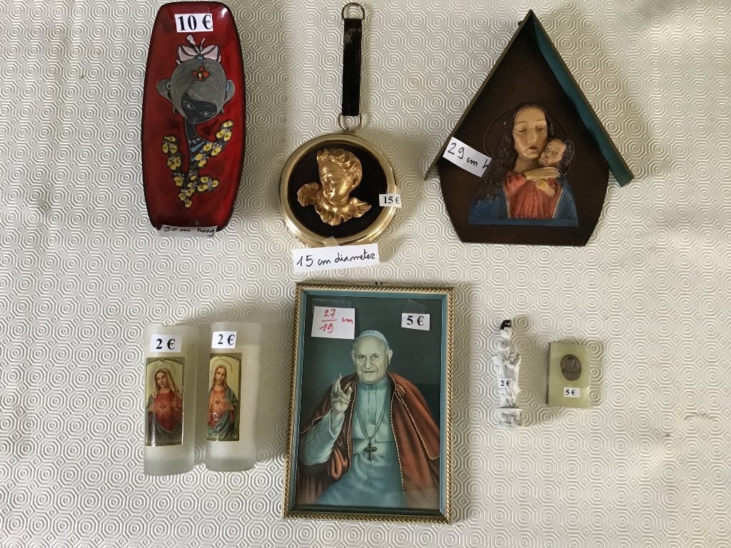 8 objets religieux, Enlèvement ou Envoi