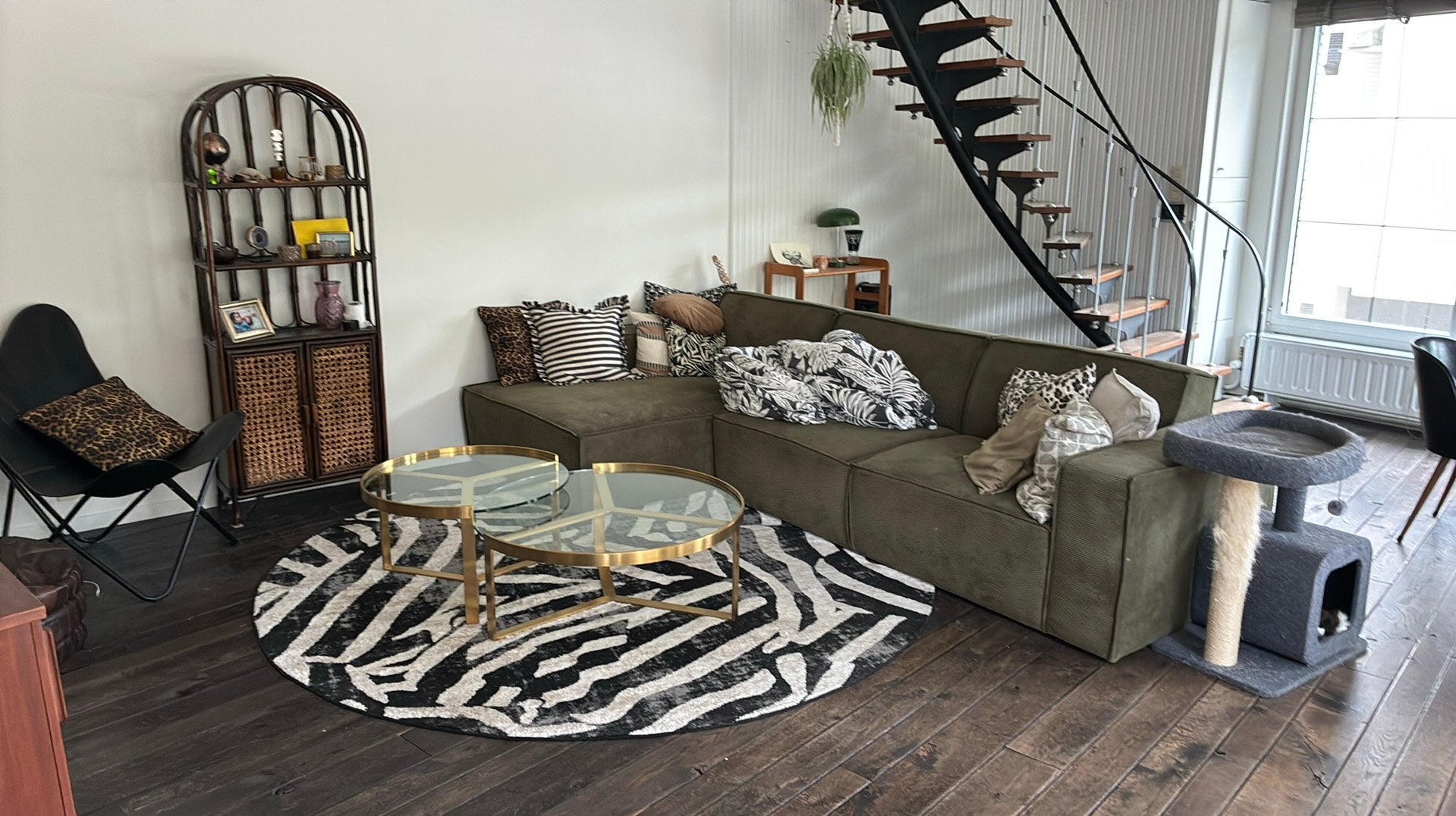 Zwart beige wit rond zebra tapijt, Huis en Inrichting, Ophalen, Zo goed als nieuw, Wit, Rond