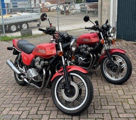 benzine  rood  met zijkappen   achterstuk 350 euro, Motoren, Ophalen, Gebruikt