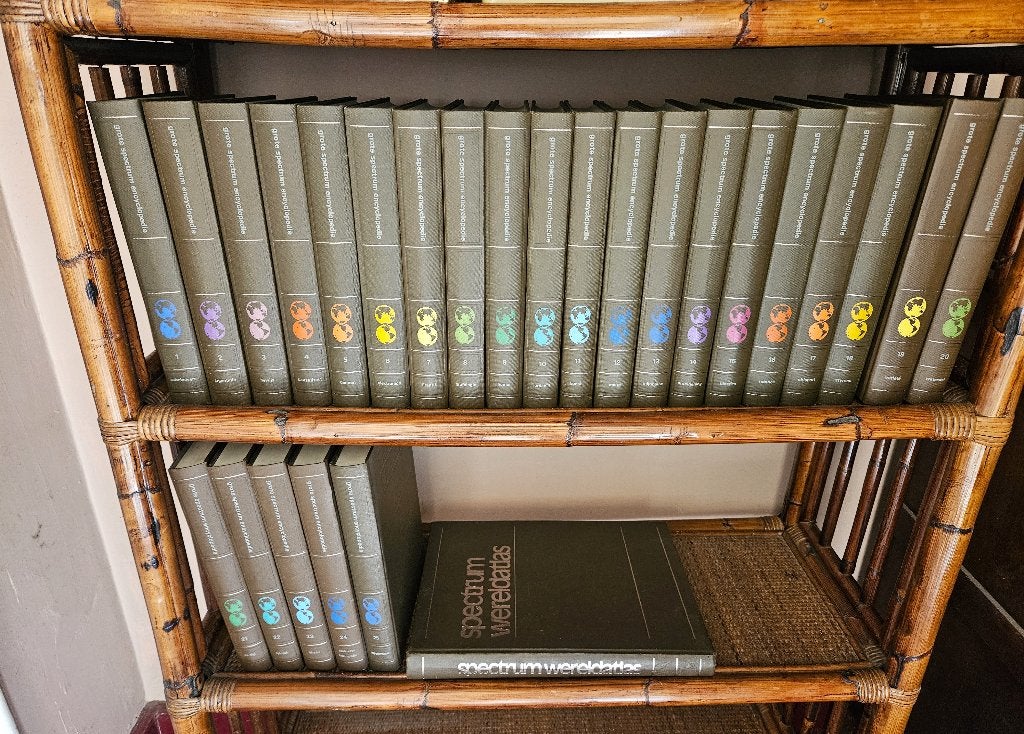 Encyclopedie Spectrum 25 delig en Wereldatlas., Antiek en Kunst, Antiek | Boeken en Manuscripten, Ophalen