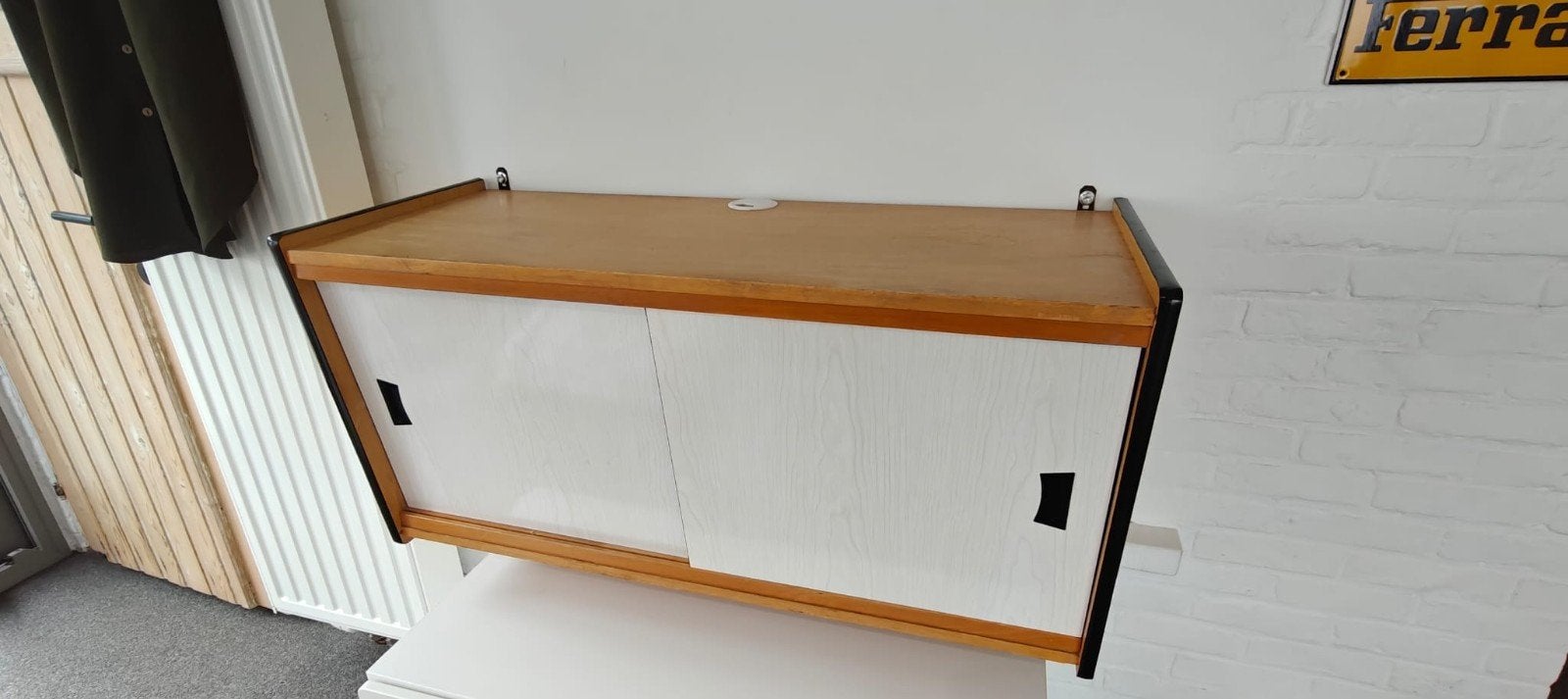 Vintage retro hangkastje / tv-meubel – stijlvolle blikva, Antiek en Kunst, Ophalen