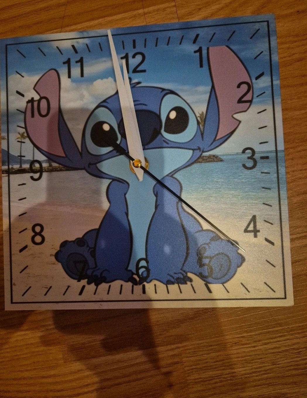 Craquez pour cette horloge murale carrée Stitch Disney ! ️, Envoi, Neuf