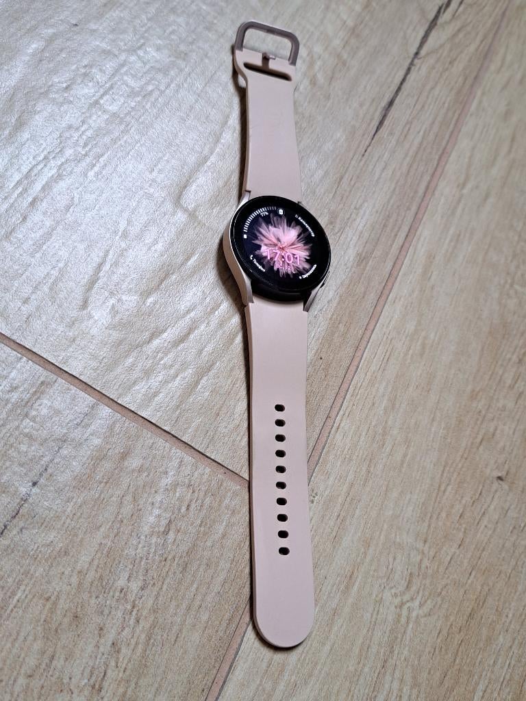 Samsung Galaxy Watch4, Handtassen en Accessoires, Smartwatches, Ophalen of Verzenden, Zo goed als nieuw, Samsung, Hoogte